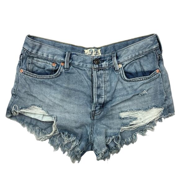 Free People We The Free Blue Medium Wash Distressed High Rise Jean Short Size 27 - Picture 1 of 4